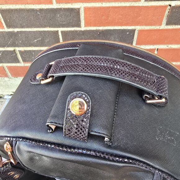 Chic Black Round Travel Bag - Picture 6 of 15